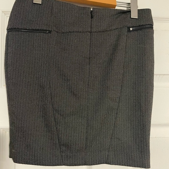 Grey Bebe tweed mini skirt size 2 NWOT - Picture 2 of 4
